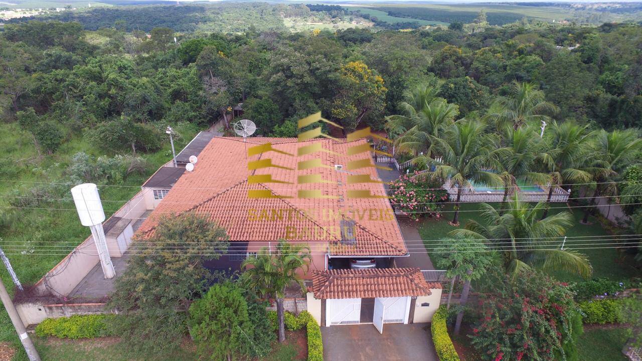 Casa à venda com 4 quartos, 380m² - Foto 1