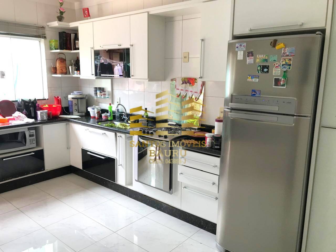 Sobrado, 3 quartos, 330 m² - Foto 1