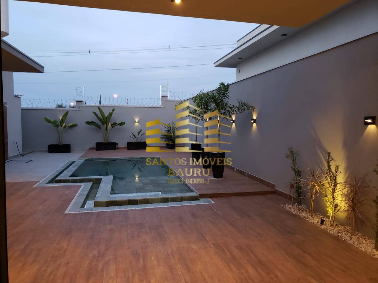 Casa de Condomínio à venda com 3 quartos, 253m² - Foto 4