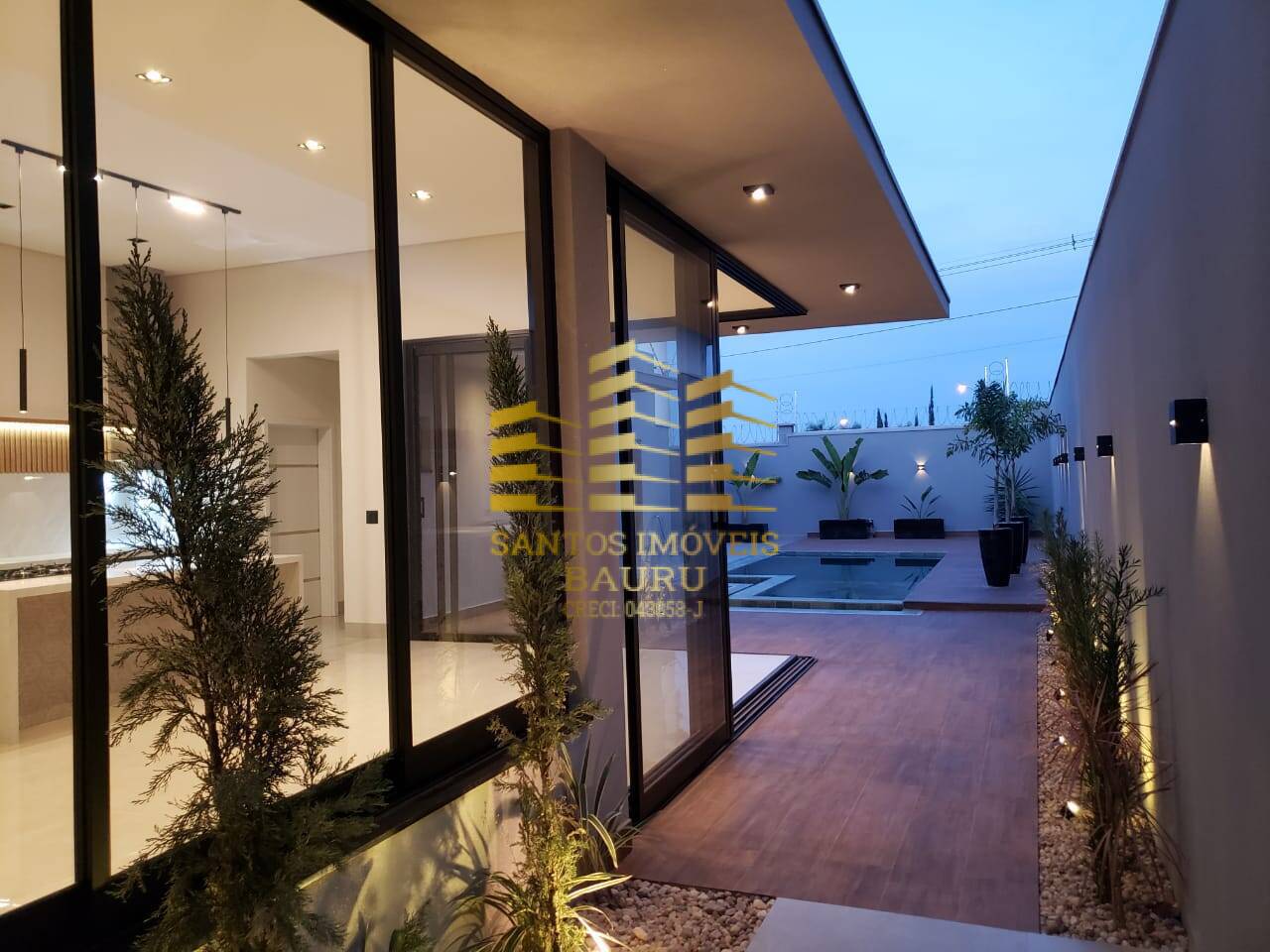 Casa de Condomínio à venda com 3 quartos, 253m² - Foto 3