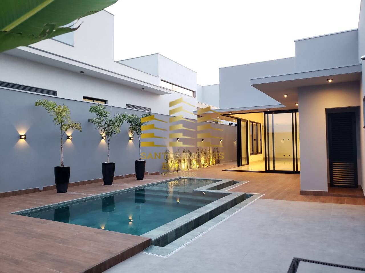 Casa de Condomínio à venda com 3 quartos, 253m² - Foto 1