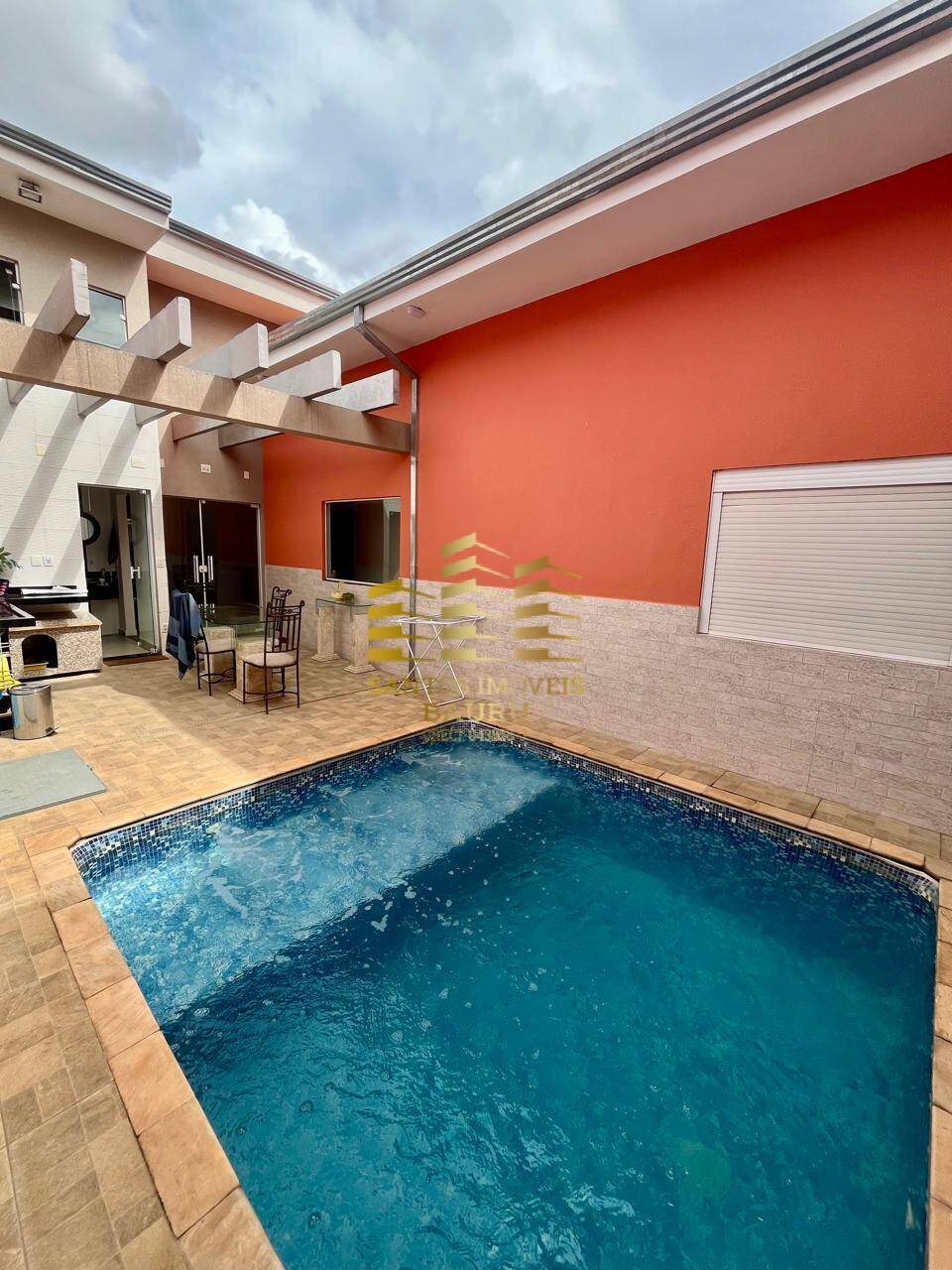 Casa, 3 quartos, 105 m² - Foto 1