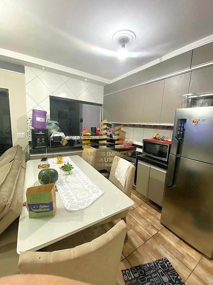 Casa à venda com 2 quartos, 70m² - Foto 1