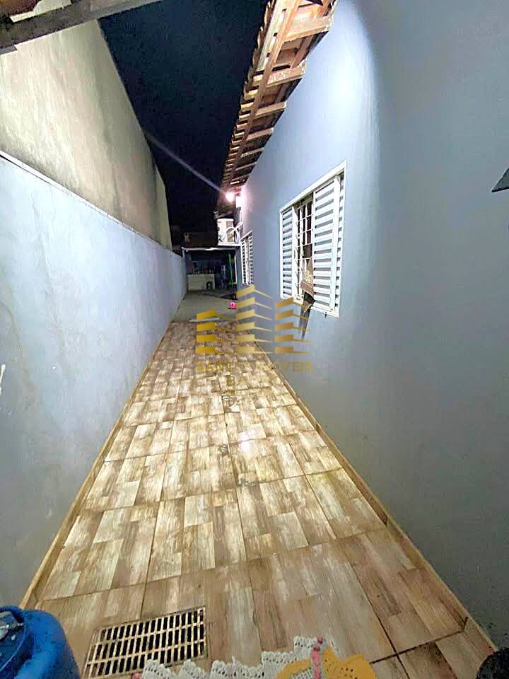 Casa à venda com 2 quartos, 70m² - Foto 11