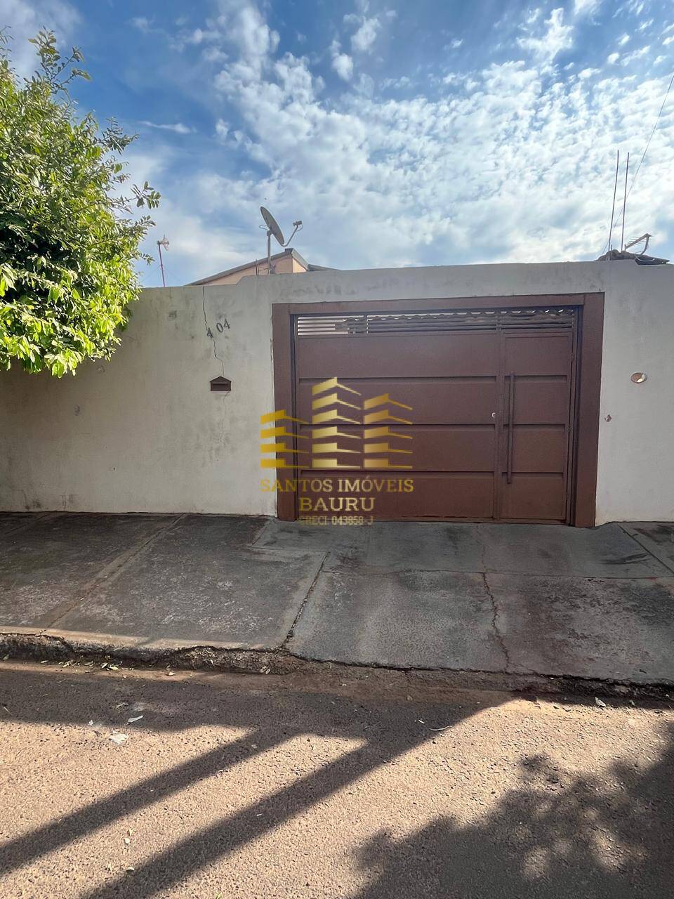 Casa à venda com 2 quartos, 70m² - Foto 1